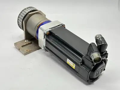 Used Allen-Bradley MPL-B330P-MK74AA, NP 025S-MF1-10-1D1-1S Servo Motors Michigan US | Maverick Industrial Sales #1465237