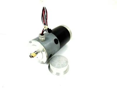 NEW CMC 4102DCM000F0SLE007 SERVO MOTOR