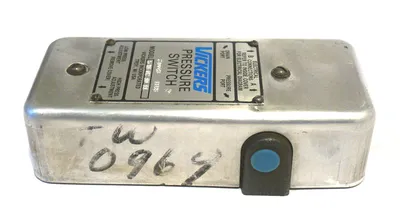 NEW VICKERS S-T1-02-10-11 PRESSURE SWITCH ST1021011