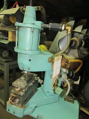 2245-220 Hugold Pneumatic Air Press on Stand