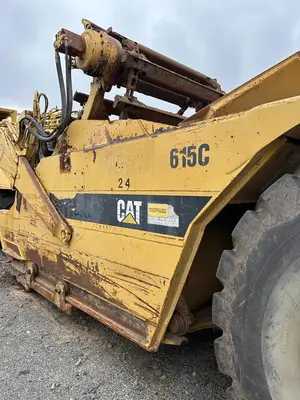 USED 1990 CATERPILLAR 615C