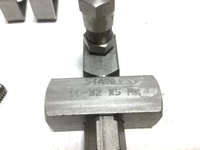 Lincoln 83724 – SL-32 Centro Matic Injector Inlet 1/4″ NPT Female Stainless Steel