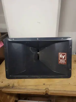Electro-Voice HP940 Speaker Horn with Mounting Hardware