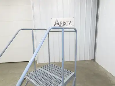 Uline H-4928 Rolling Ladder 3 Step 24" Work Platform 30" Top Step 800lbs Cap