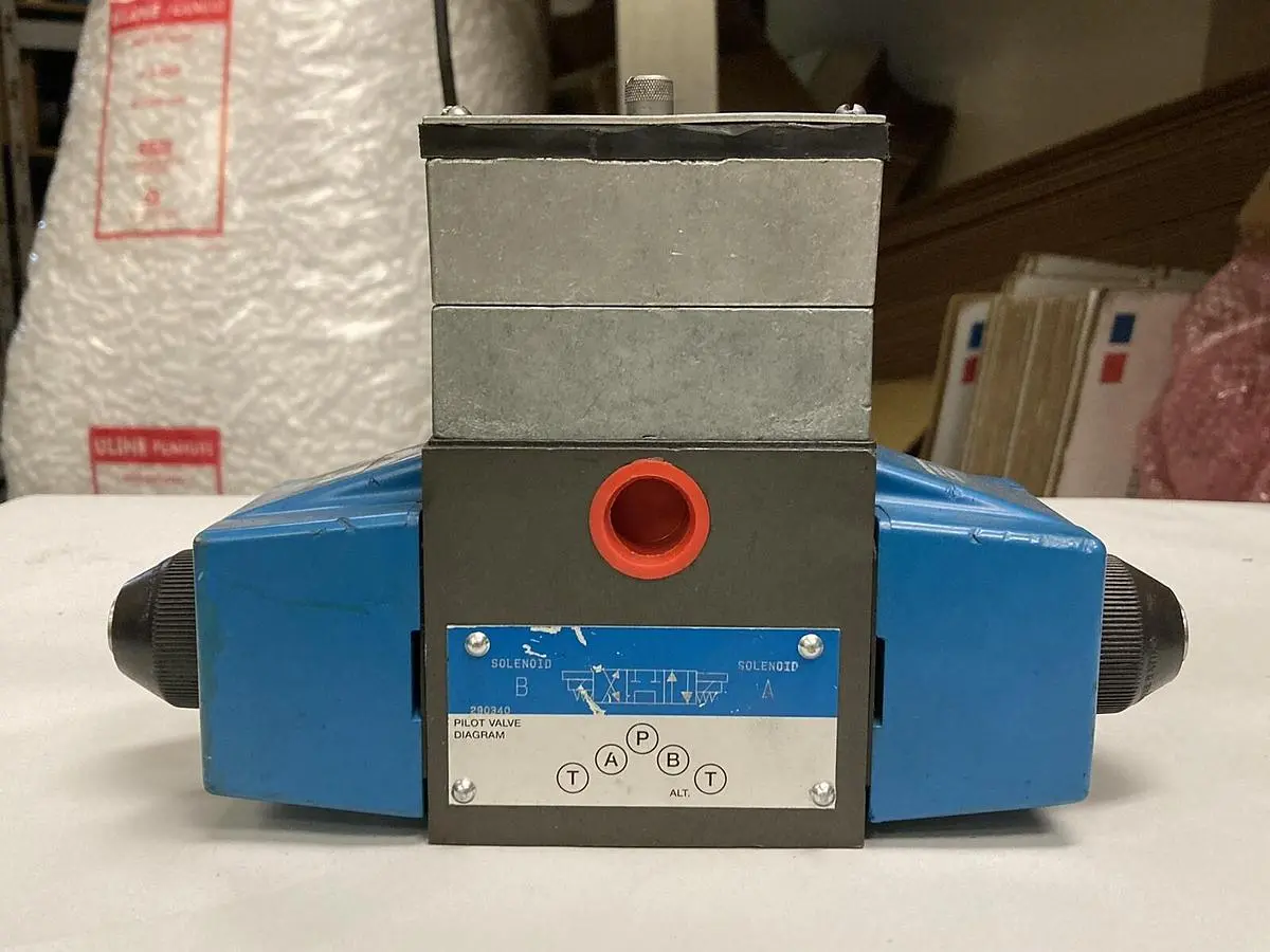 Used VICKERS PBDG4S4L-018C-B-60 Solenoid Valves Ohio US | Surplus Asset Holdings #1247273