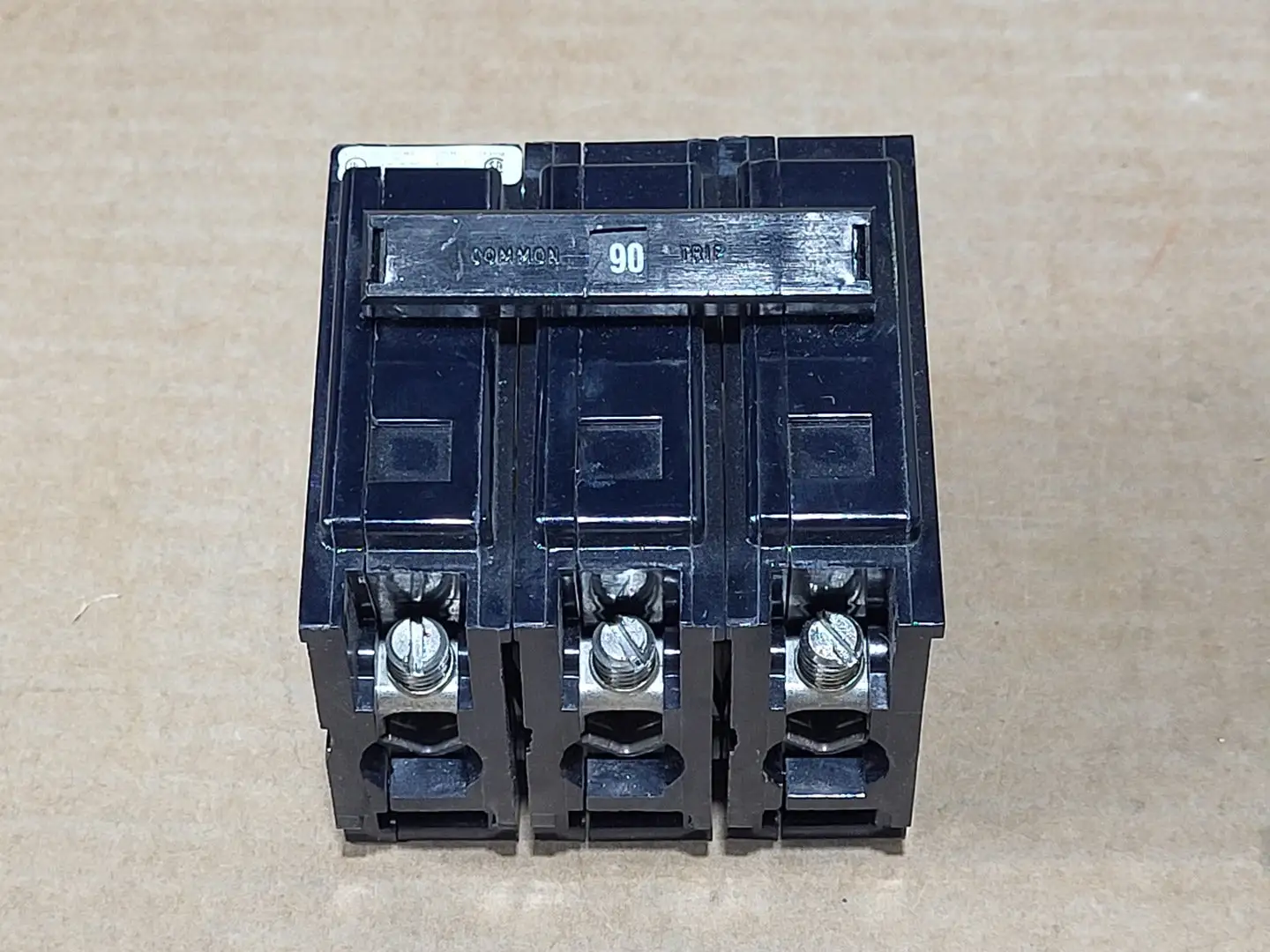 Used CUTLER-HAMMER BAB3090H Switchgears British Columbia CA | Lenmark #1438335