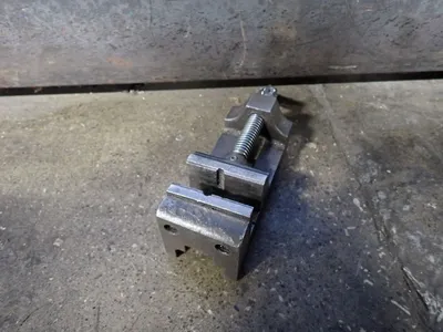 2 1/2" Vise