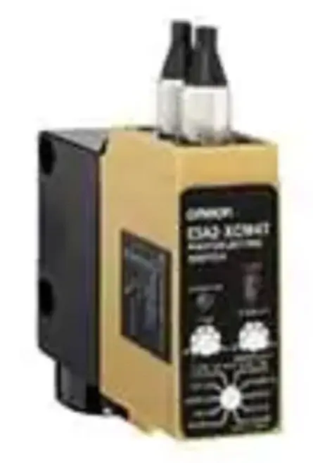 Omron E3A2-XCM4 Photoelectric Sensor Switch, NPN PNP Output, 24 ~ 240VAC/DC In [New]