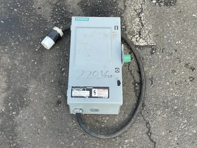 Used SIEMENS ID362 Switchgears British Columbia CA | Lenmark #244626