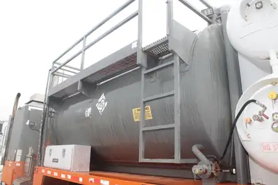 Used 2014 PETERBILT 367 Tanker trucks Texas US | Roll Off Truck World #1491934
