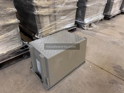 Used Plastic Totes Stack and Nest Containers Shipping Containers Illinois US | Meadoworks #1514565