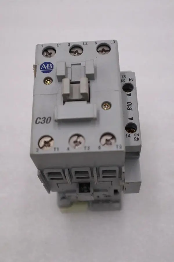 AB Allen-Bradley 100-C30*00 Series-B 600VAC Contactor STOCK H1193A