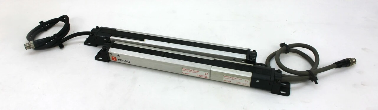 USED KEYENCE PJ-V22