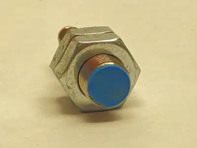 Used SICK Inductive Proximity Sensor Male M12 3-Pin 1042973 Proximity Sensors Michigan US | Maverick Industrial Sales #1389552