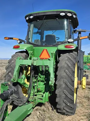 USED 2011 JOHN DEERE 8285R
