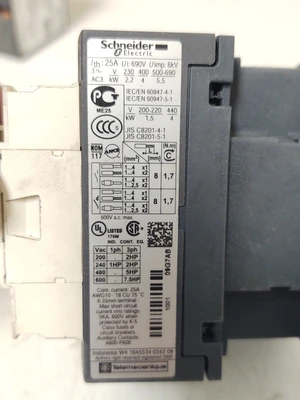 USED Schneider LC1D09G7