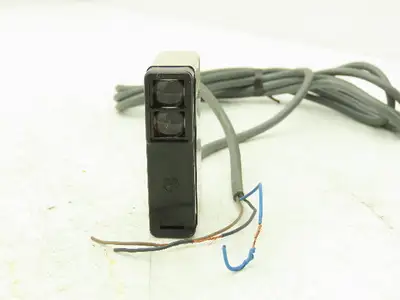 Telemecanique XUH-H02313 Photoelectric Sensor 12/24VDC