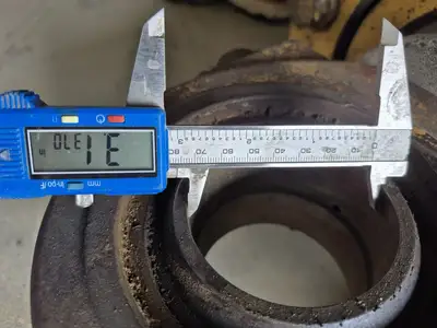 USED KOMATSU 561-63-62102