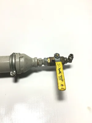 Numatics ADLG04G04G03G Drip Leg Valve and Shut Off Valve Ends