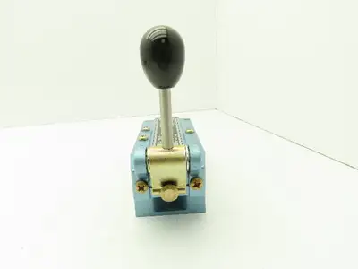 Skinner S3L0JFX2 Pneumatic Directional Hand Lever Valve 5/3 Pos Spring Return