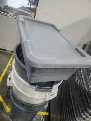 USED ULTRA SOURCE ULTRA TOTES