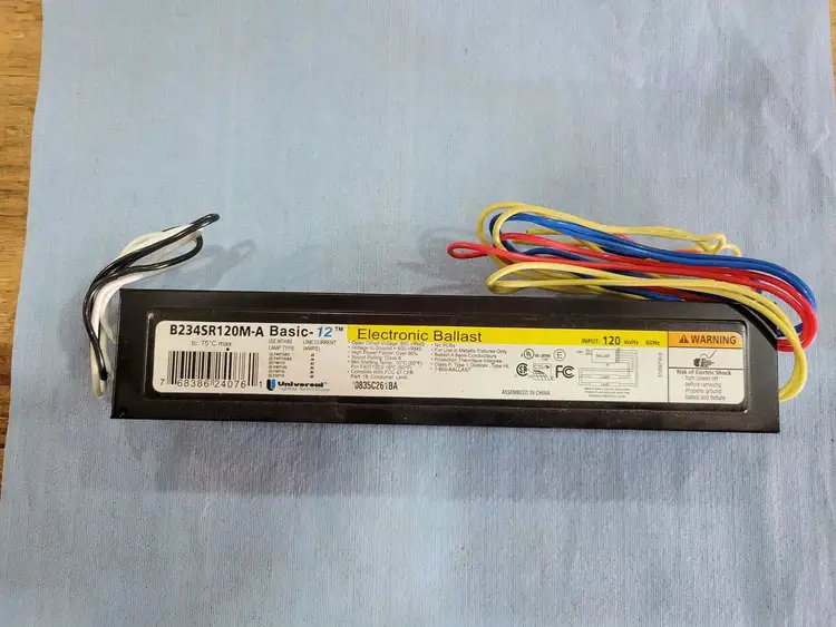 Used UNIVERSAL LIGHTING B234SR120M-A BASIC-12 Lighting British Columbia CA | Lenmark #252889