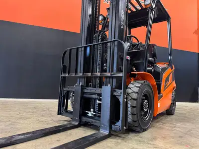 Used 2026 Viper FB25F 4-Wheel Sit down Electric Counterbalance Forklifts New York US | United Lift #1446651