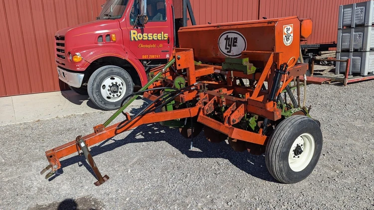 Used TYE 104-4407 Grain Drills | Rosseel's Equipment Inc #720749