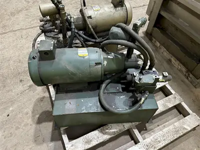 60" X 30" X 20HP PIQUA MODEL #30 VERTICAL HYDRAULIC CARDBOARD BALER: STOCK 17412