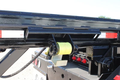 New | in-Stock 2027 PETERBILT 548 Hooklifts & Roll-Offs Texas US | Roll Off Truck World #1492004