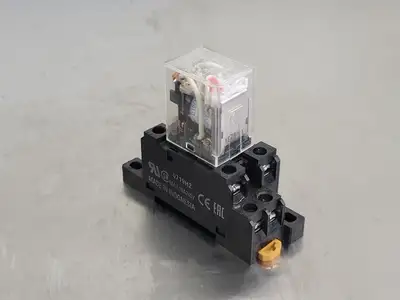 USED OMRON LY2N