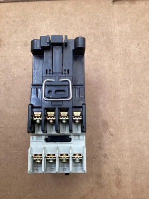 Fuji Electric Contactor Relay With SZ-A40 Auxillary Block