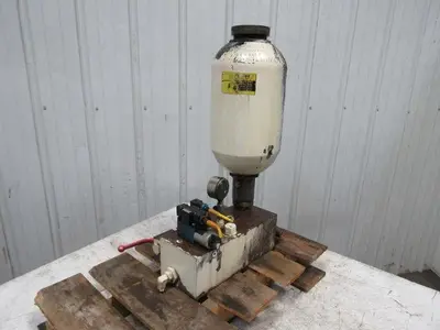 Hydac 02055208 2.5 Gal 3000PSI Hydraulic Bladder Accumulator W/ Manifold Block