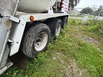 Used 2014 INDIANA PHOENIX CONCRETE MIXER Concrete Mixer Trucks Florida US | Big D Heavy Equipment #1556993