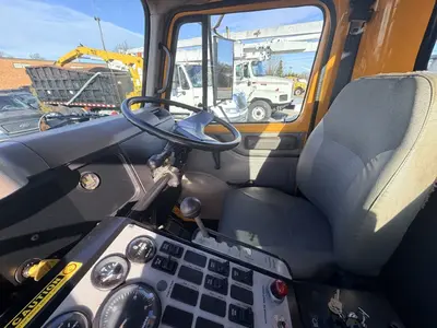 Used 2001 INTERNATIONAL 4000 Street Sweeper North Carolina US | Levan Equipment #1546311