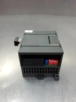 USED Siemens 6ES7 231-0HC22-0XA0 EM231 I/O Module, 21-28VDC