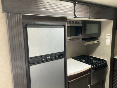 Used 2017 KEYSTONE 330BHSL Campers, Caravans, Motorhomes Michigan US | Miedema Asset Management Group #1355374