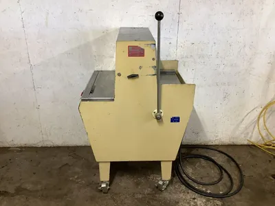152-0581 Nussex BDN/250 Bread Slicer