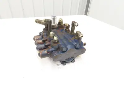 Toyota 67730-15301-71-B Hydraulic 4-Spool Forklift Mast Control Valve Off 5FBE15