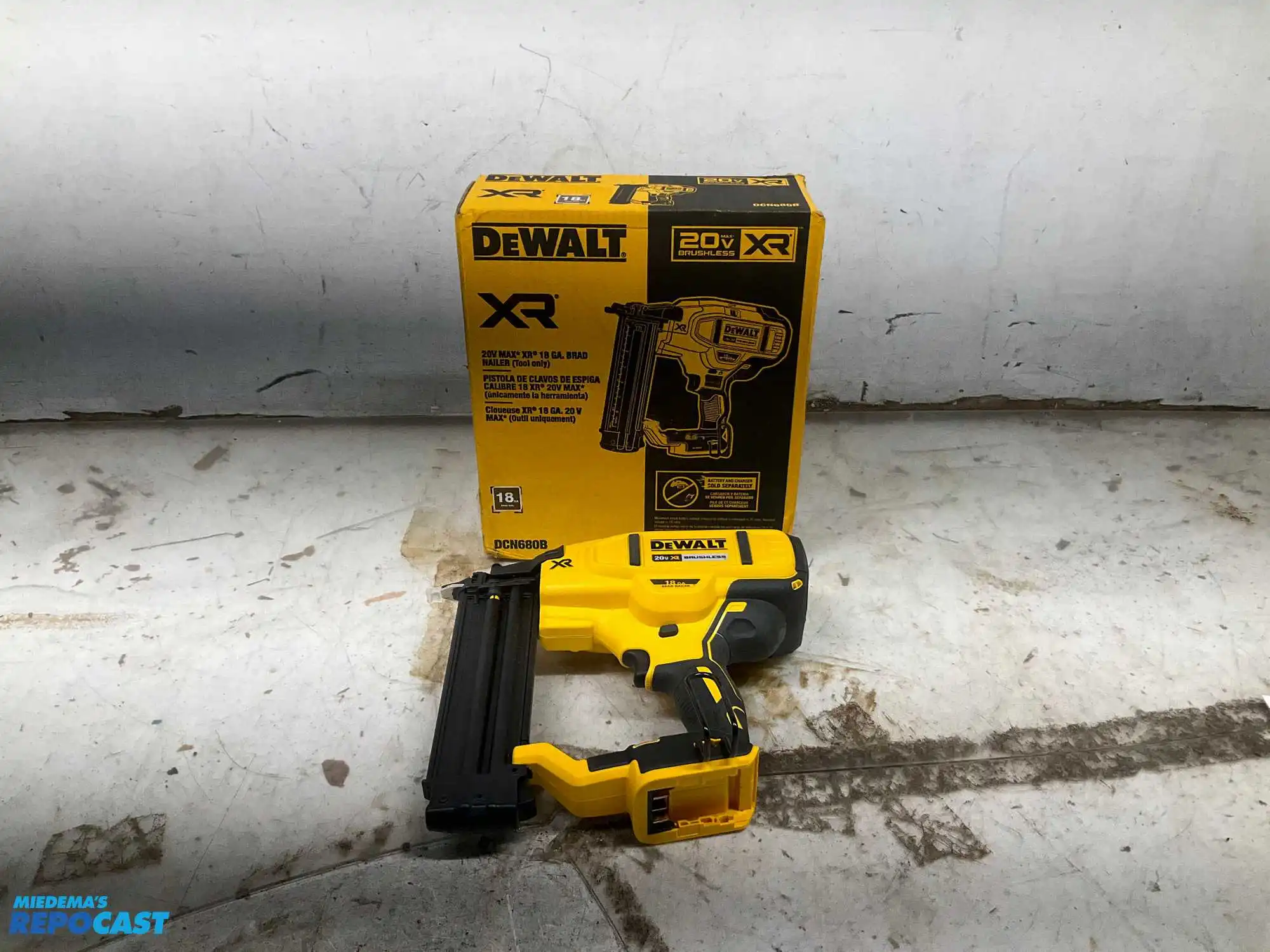 Dewalt DCN680B 20V XR 18 Gauge Brad Nailer, New