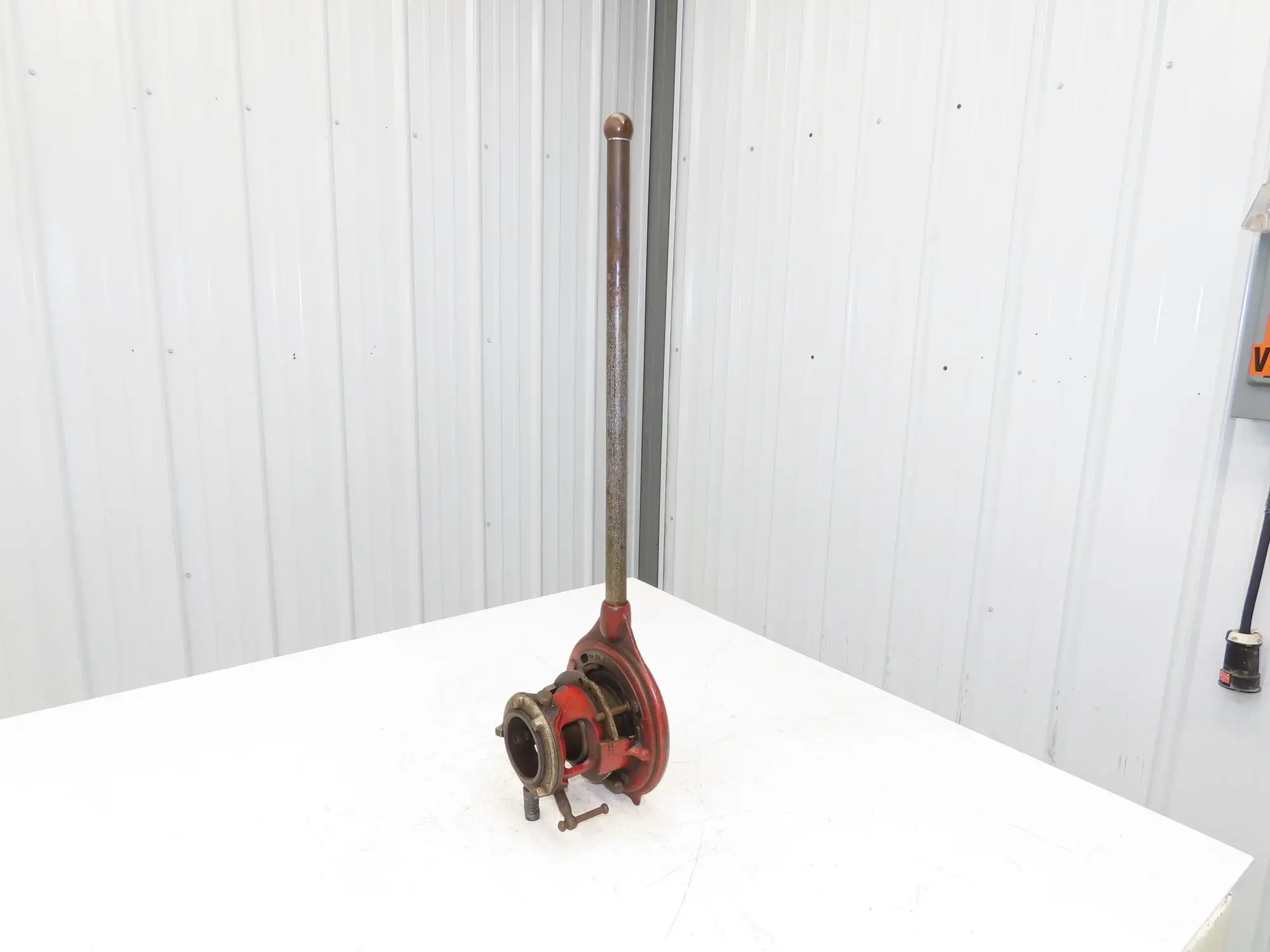 Ridgid 65-R Manual Receding Pipe Threader 1"-2" NPT