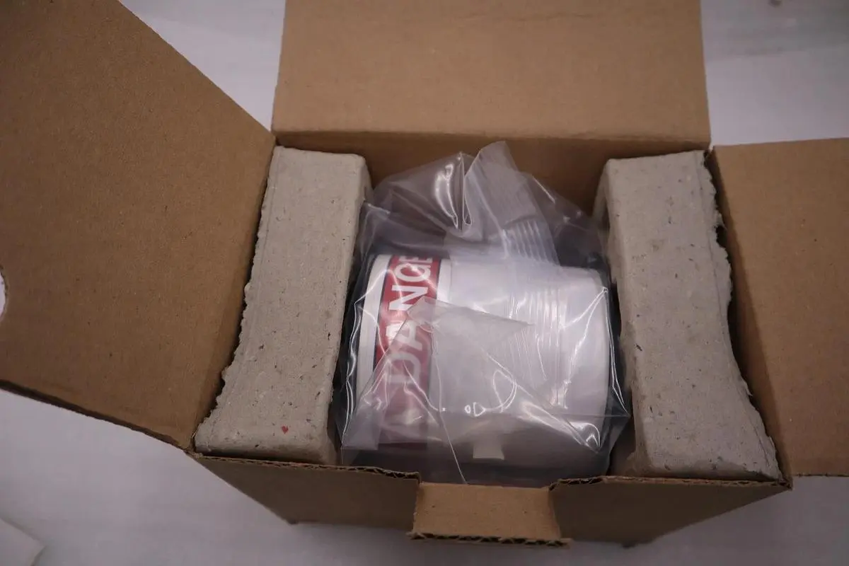 NEW IN BOX BRADY B30-25-595-ANSIDA Label Red/White 4.000 In. 6XHA0 STOCK H105