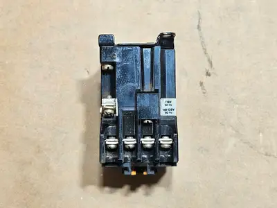 Used TELEMECANIQUE CA2-DN140 Switchgears British Columbia CA | Lenmark #1438528