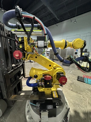 2000 FANUC R-2000iC 210F Robots | 520 Machinery Sales LLC (2)