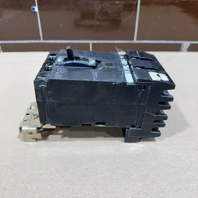USED Square D LJ-6583