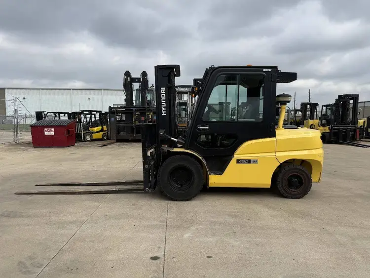Used 2015 HYUNDAI 45D-9A Internal Combustion Forklifts: Pneumatic Tire Illinois US | Somerset Equipment Sales #1546232