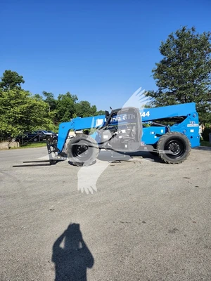 USED 2025 GENIE GTH844