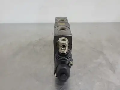 7/8" Hydraulic Valve Work Section 123510201