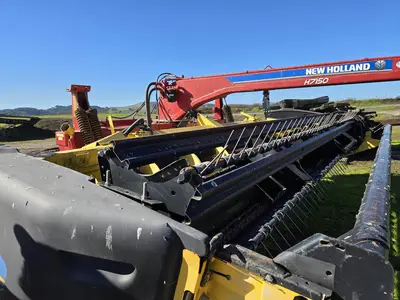USED 2016 NEW HOLLAND H7150