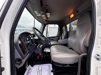 Used 2019 FREIGHTLINER M2 106 Tractors & Trailers Florida US | Truck and Van Outlet #1506258